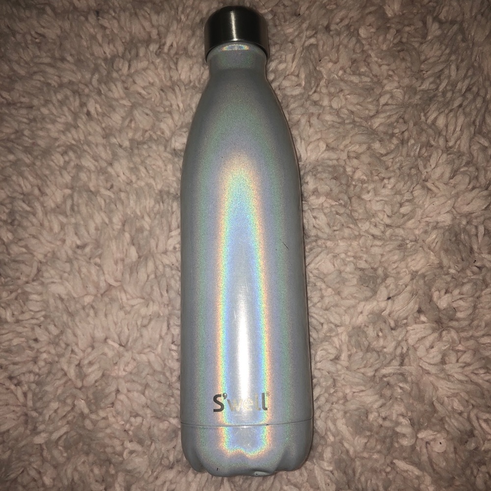 Swell water bottle